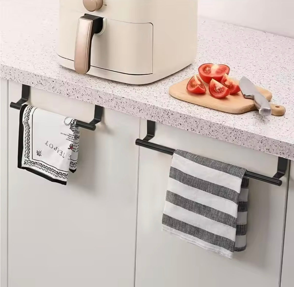 Toallero Colgante de Acero para Puerta o Gabinete | Organizador de Baño y Cocina sin Perforaciones