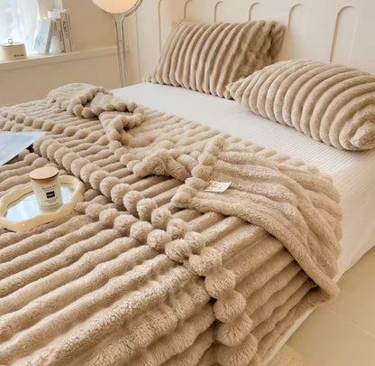 Manta Multifuncional de Rayas Anchas y Color Sólido | Cálida, Suave y Perfecta para Cama, Siesta o Mascotas