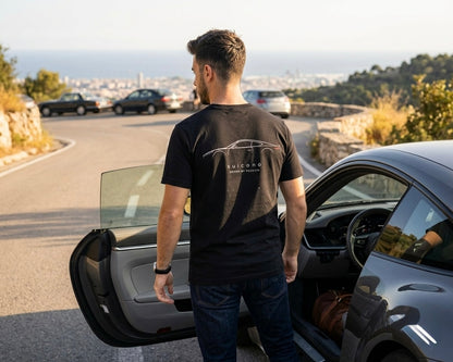 Camiseta Suicono "Driven by Passion" - Diseño Minimalista Porsche 911