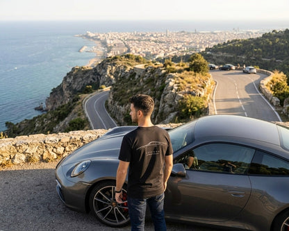Camiseta Suicono "Driven by Passion" - Diseño Minimalista Porsche 911