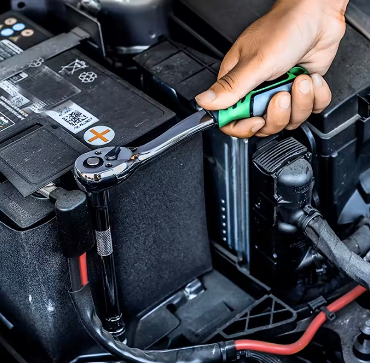 Llave de carraca con juego de casquillos  1/4 "-3/8"-1/2".