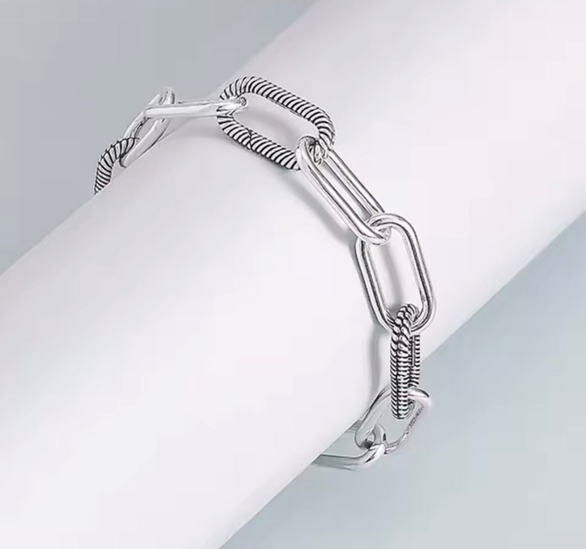  Detalle de la cadena de cuentas de pulsera en plata de ley 925 de alta calidad
