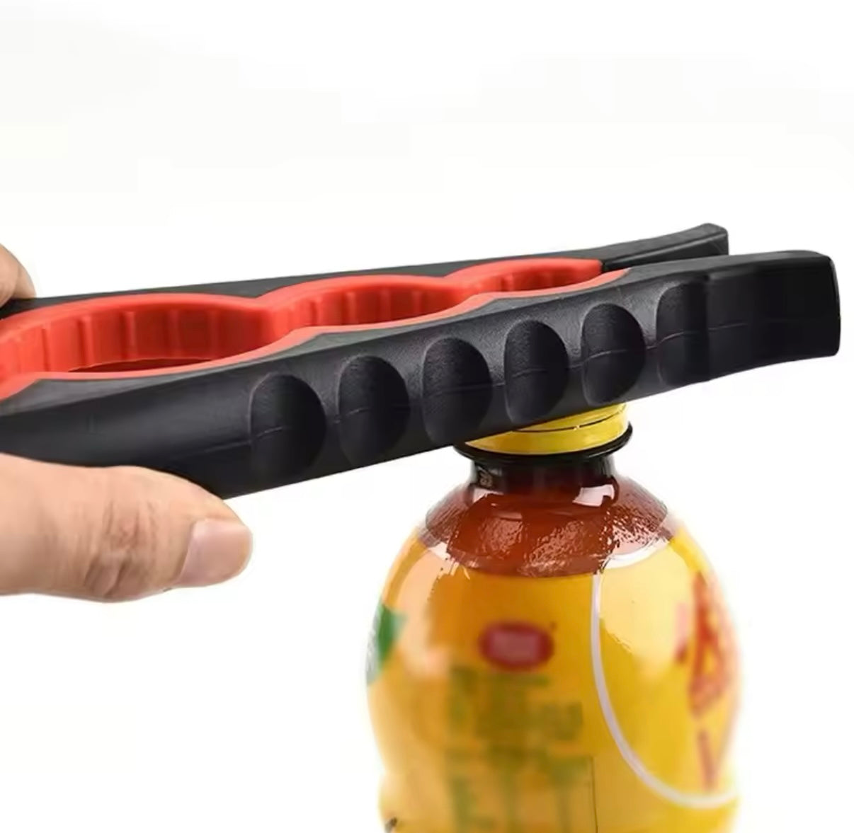 Abrelatas multifuncional cuatro en uno.