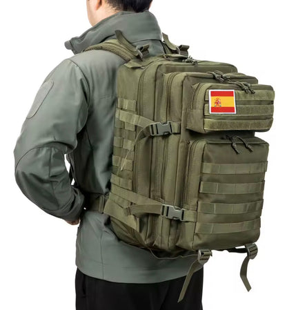 Mochila de senderismo resistente con múltiples compartimentos y diseño ergonómico
